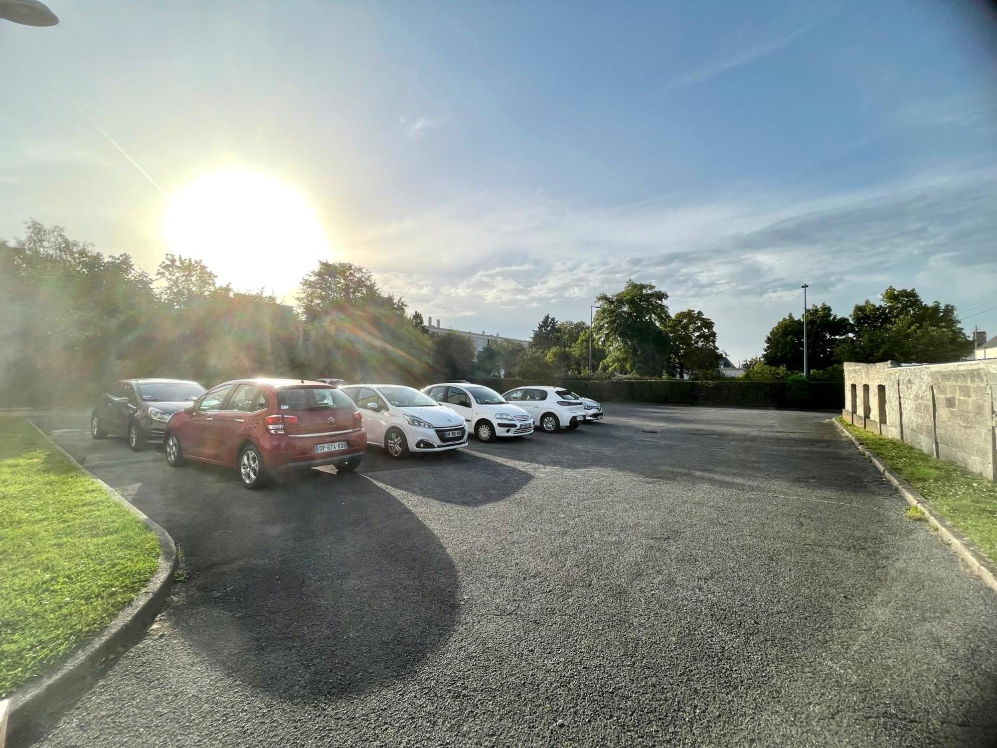 Charmant Studio + Parking Prive Caen Luaran gambar